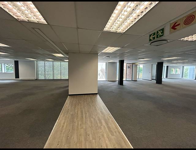 669M² OFFICE TO LET IN BRYANSTON
